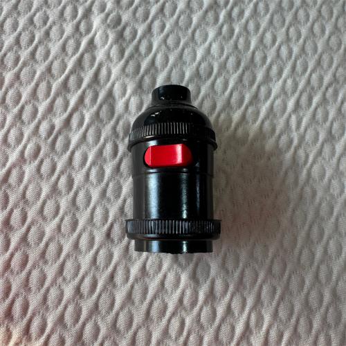 龙榜羅口管接灯头带开关A004388