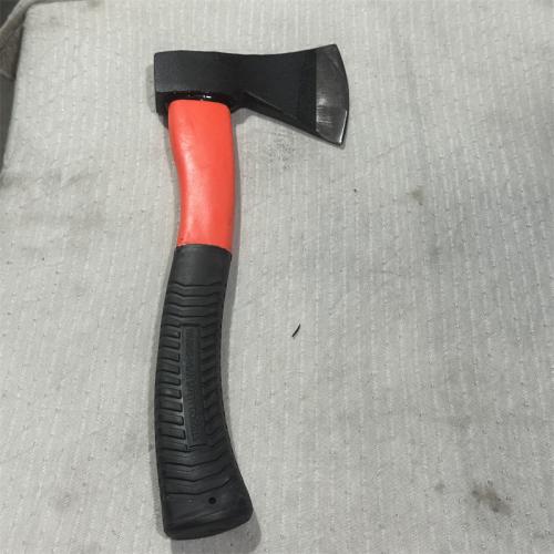 红色弯胶柄全黑斧头