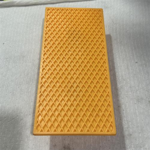 黄色塑料钢化带孔抹灰板