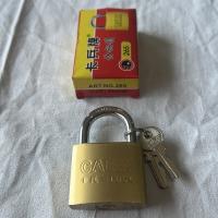 卡兵牌仿铜锁50mm