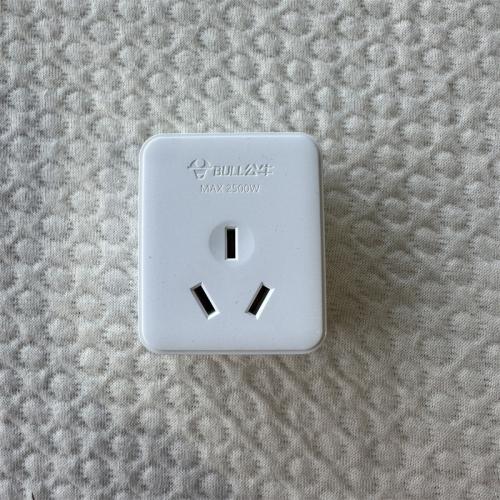 公牛明装插座10A GN-Z2